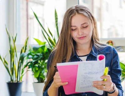 girl and pink notebook 1440